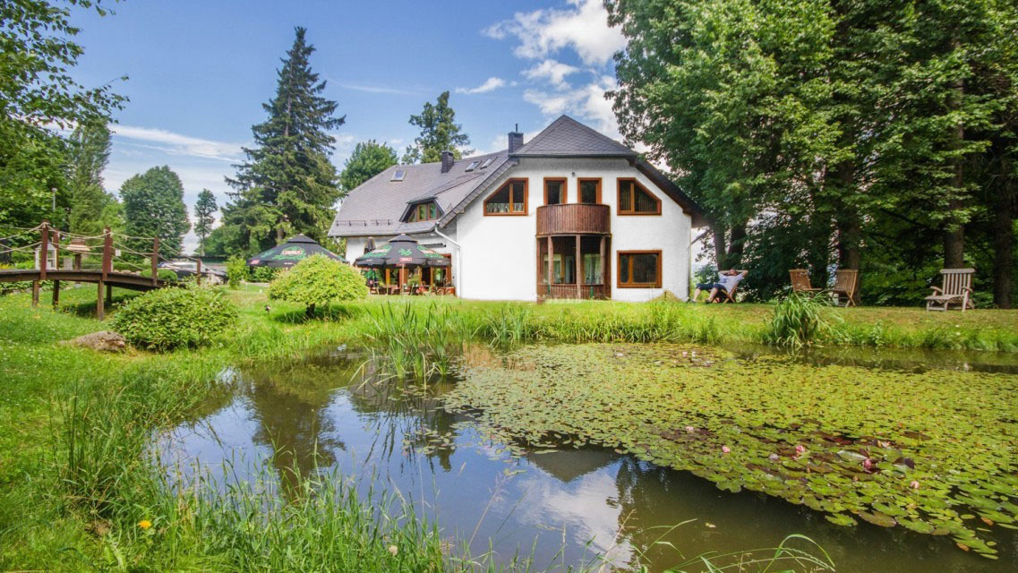 Villa Idylla – pensjonat z ogrodem i stawem